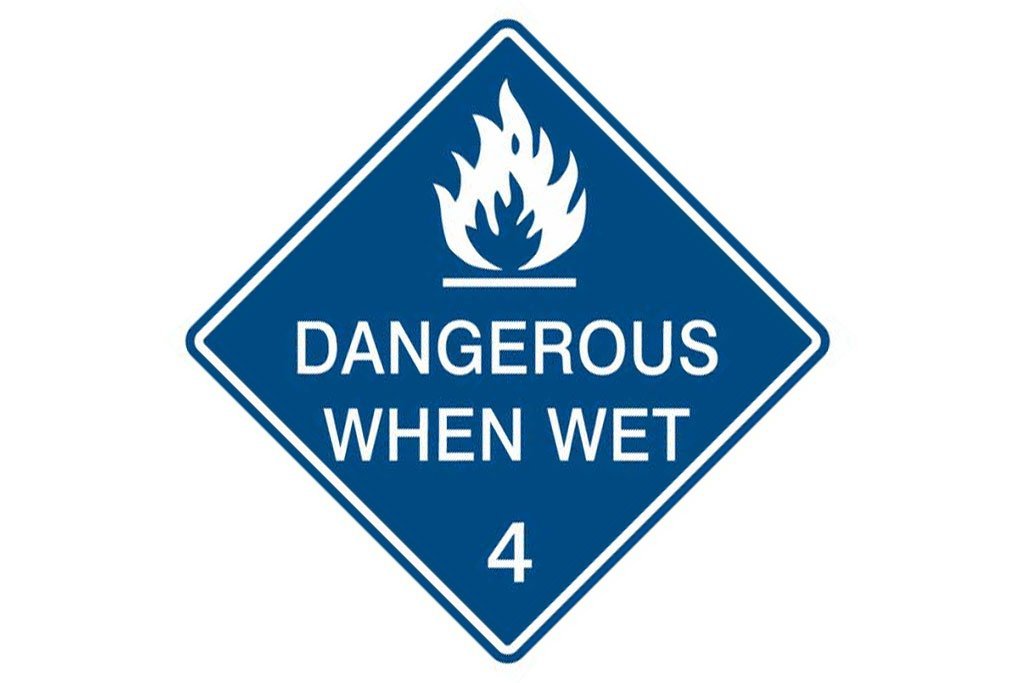 Dangerous Goods Sign Dangerous When Wet 4 White